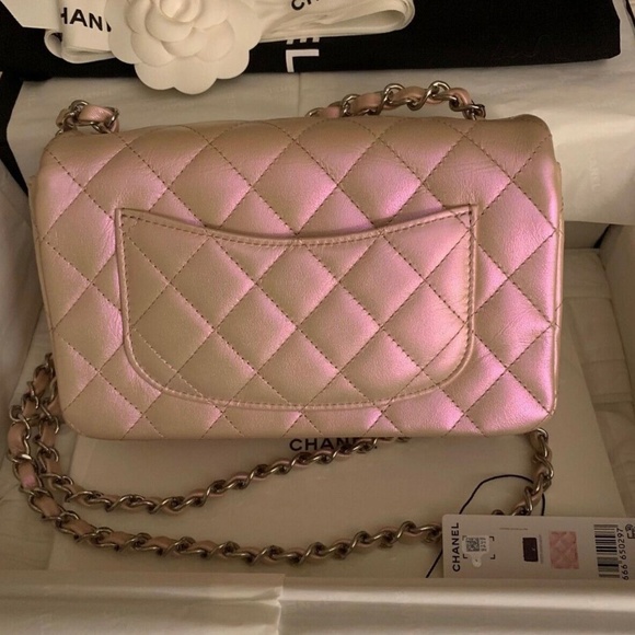 CHANEL 21K MINI IRIDESCENT PINK FLAP BAG - Picture 2 of 7
